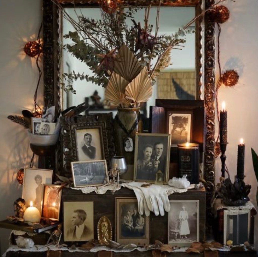 🕯️ Ancestral Altars: Honoring Your Lineage Through Ritual and&nbsp;Symbol